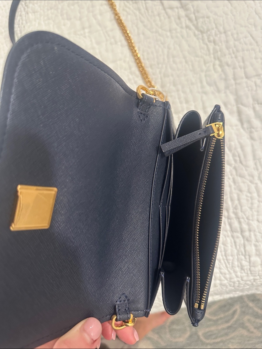 Tory Burch Navy Leather Crossbody with Gold Chain Strap - Picture 3 of 6